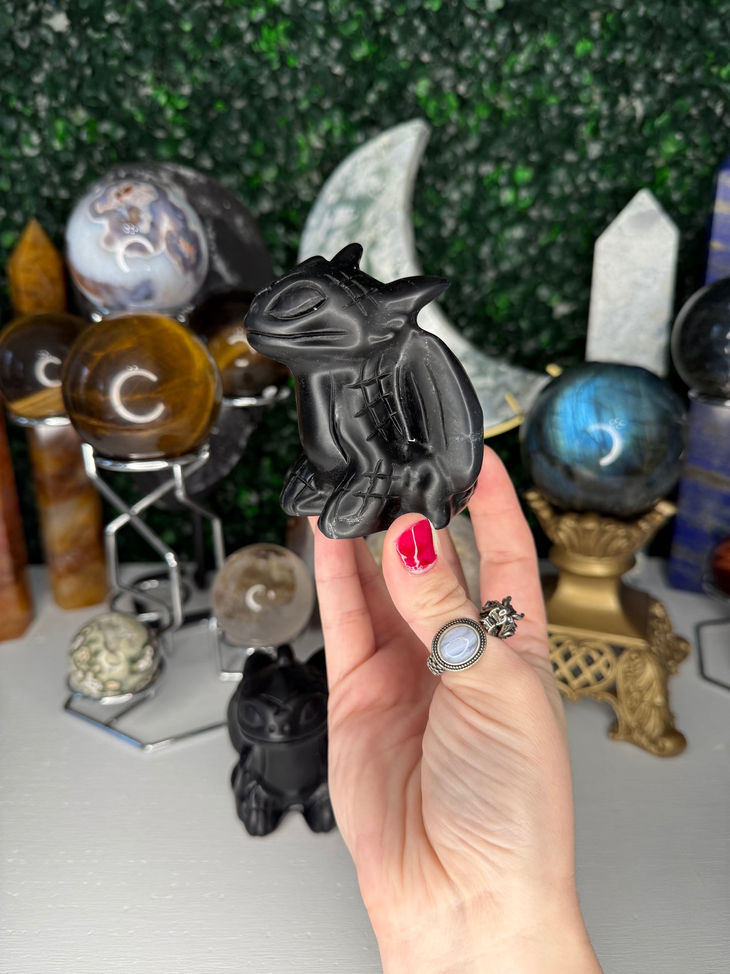 Obsidian Toothless Carvings